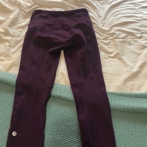 Lululemon leggings size 2 purple with side pockets